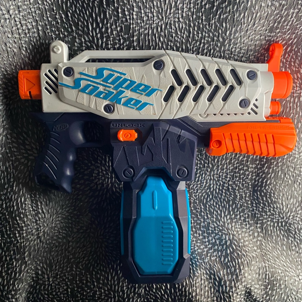 SUPER SOAKER Ice Water Blaster - Blue, Orange, and White